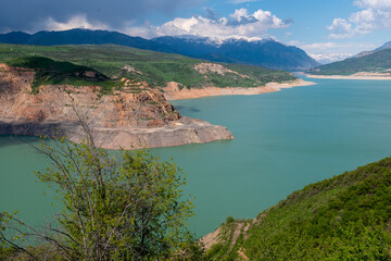 Obraz premium Mountain Lake in Tashkent Province, Uzbekistan