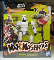 Naklejka premium Figura de acción de Stormtrooper de Star Wars, puesta a la venta en estantería de tienda Carrefour en Madrid, España, 12 de marzo de 2026