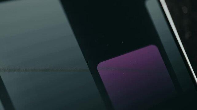 Dynamic geometric forms with scaling and color change effects