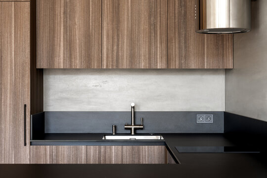 Apartment in contemporary style with wooden kitchen