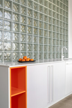 Apartment in contemporary style with glass blocks wall