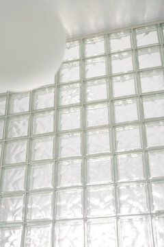 Apartment in contemporary style with glass blocks wall