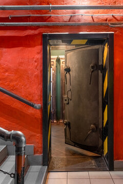 Corridor of vintage restaurant with scarlet walls