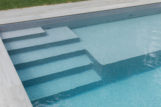 swimming pool ladder