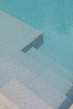 swimming pool ladder