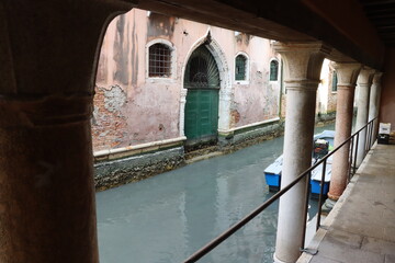 Wenecja. Włochy. Weneckie kanały i gondole. © Pawel Zabczyk