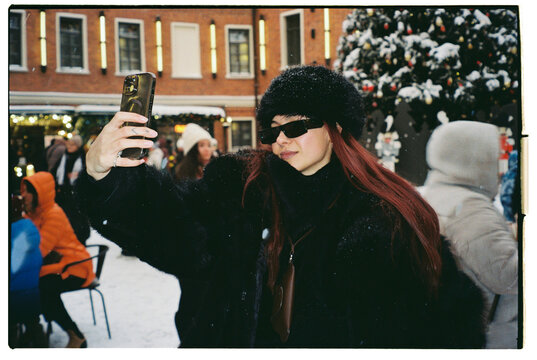 Woman making a selfie
