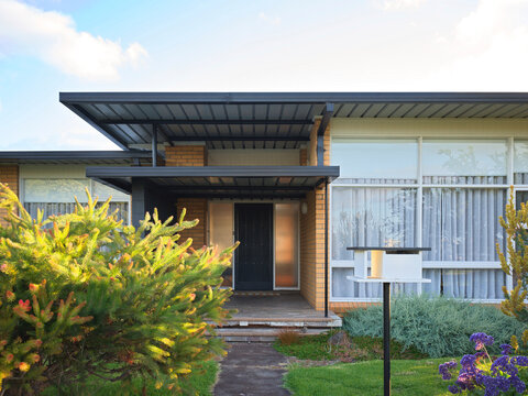 MCM Kit House With Outdoor Entrance and Garden