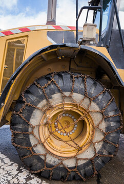 Heavy Machinery Tire With Chain for Winter 