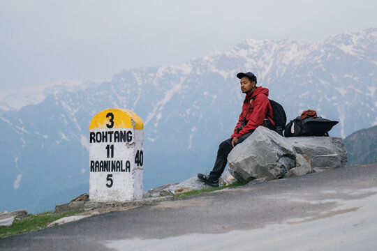 Pause on the Himalayan Road