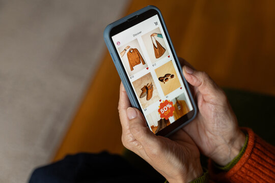 Senior woman online shop