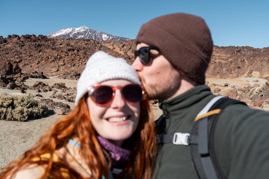 Couple selfie mountain teide