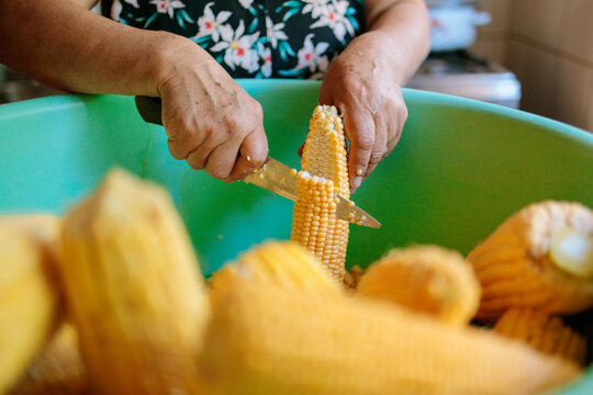 Cutting Corn Kernels