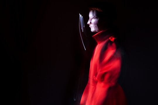 Light painting portraits in red 