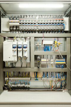 Industrial circuit breaker