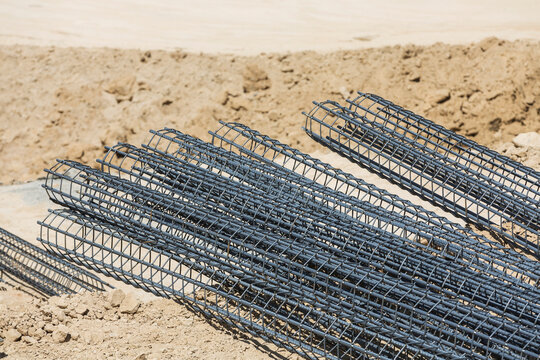 Reinforcing steel pillars