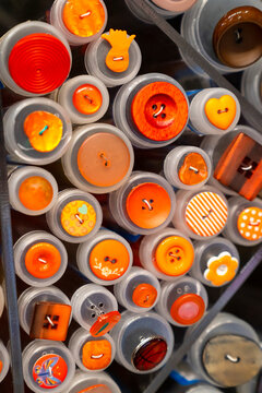 orange buttons