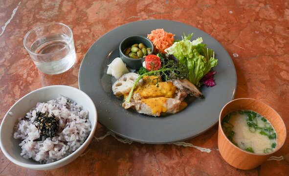 Sta.の野菜たっぷり週替わり定食