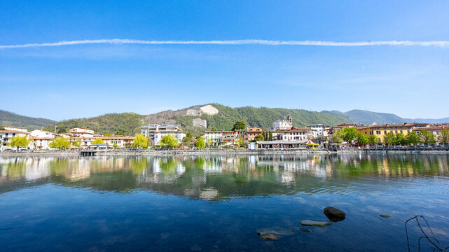 Bosco dei Tassodi di Paratico, Lago d'Iseo, Lombardia - Foresta di cipresso calvo in primavera