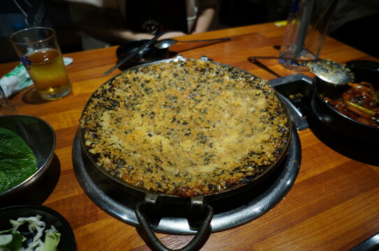 pan fried rice with Korean paste and seaweed in Korean style
