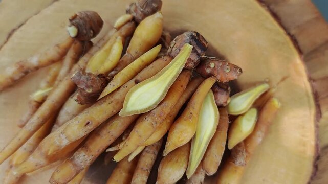 
Fresh fingerroot or Chinese ginger