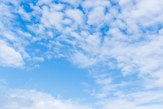 雨上がりの空」の写真素材 | 6,766件の無料イラスト画像 | Adobe Stock