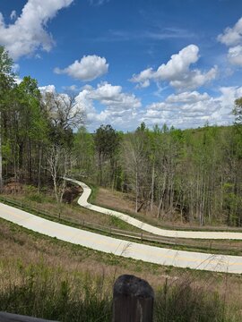 Winding path on Sara Babb Trail