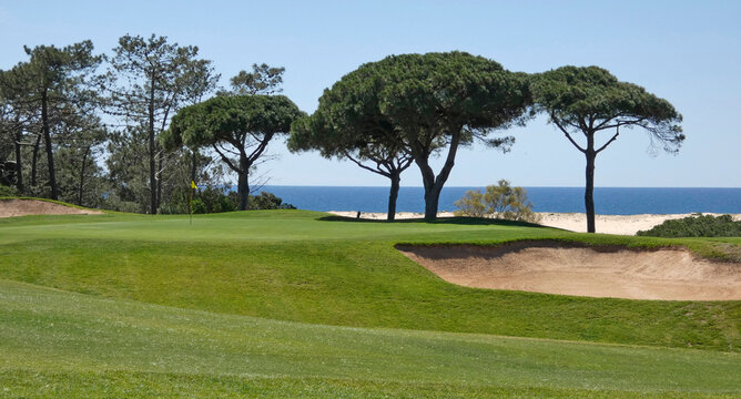 Parcours de 18 trous sur le golf de San Lorenzo &agrave; Quinta do Lago au Portugal dans l'Algarve