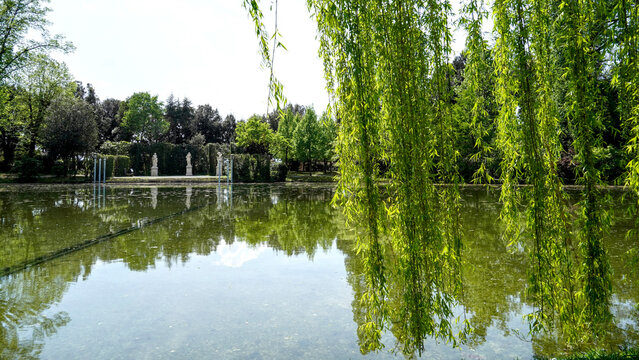 Complesso monumentale di Villa Reale di Marlia composto dalla bella residenza storica dove visse Elisa Baciocchi,sorella di Napoleone e dai lussurreggianti giardini. Lucca, Toscana, Italia