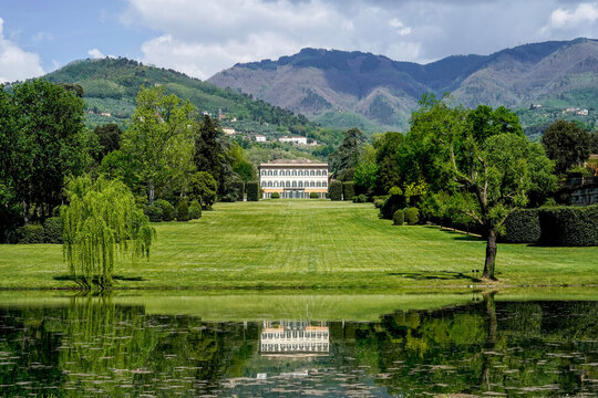 Complesso monumentale di Villa Reale di Marlia composto dalla bella residenza storica dove visse Elisa Baciocchi,sorella di Napoleone e dai lussurreggianti giardini. Lucca, Toscana, Italia