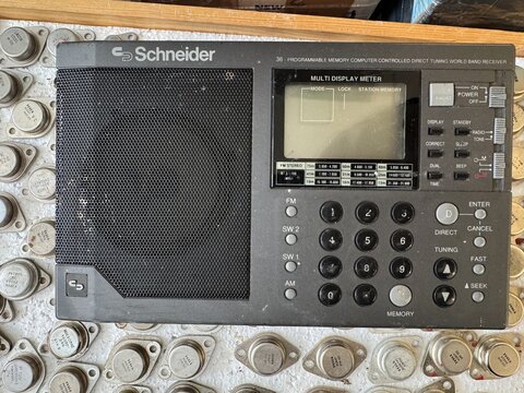 Vintage Schneider Computer Controlled World Band Shortwave Radio Receiver
