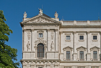 Fototapeta premium Architecture detailf of the Hofburg palace in Vienna, Austria 
