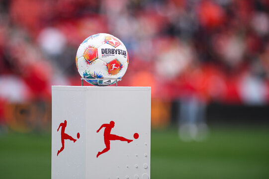 Official Bundesliga ball Derbystar by Select 