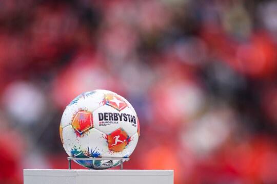 Official Bundesliga ball Derbystar by Select 