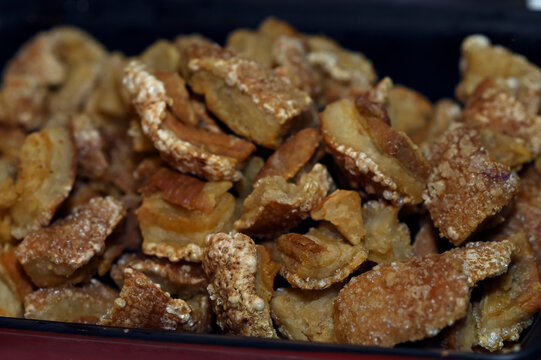 pork rinds, pururuca fried pork skin, pork panceta brazilian food