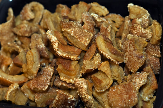 pork rinds, pururuca fried pork skin, pork panceta brazilian food