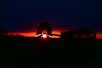 Fototapeta premium Windmill Sunset