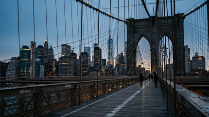 Fototapeta premium Brooklyn Bridge Walkway at Blue Hour