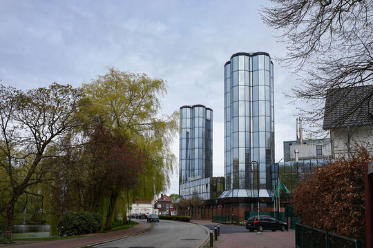 Editorial image of the Jever brewery with visible brand signage and production buildings. Suitable for news, reports and documentation about beer production, industry and regional economy.