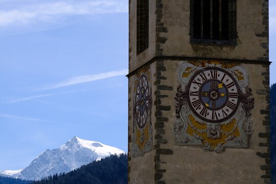 Ortler mit Kirchturm von Mals