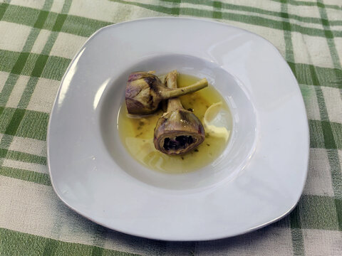 Carciofi Trifolati, l'Essenza della Cucina Casalinga Italiana in un Piatto Tipico 2739