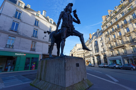 Le Centaure de Cesar sculpture is a monument that was erected in the Place Michel Debre in Paris in the 1980's. Designed by the artist Cesar Baldaccini