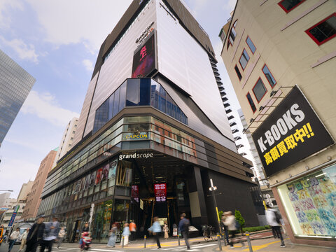 池袋の大きなシネマコンプレックス、グランドシネマサンシャイン池袋。2026年4月、東京都豊島区にて撮影。