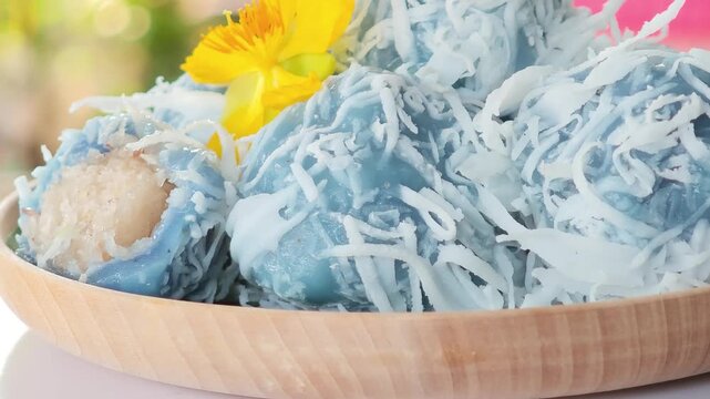 Thai steamed dumplings with filling