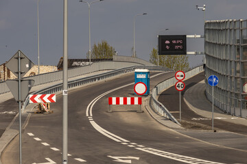 Construction of a new bridge in Częstochowa, the Jacek Magiera Viaduct, an asphalt road over the railway tracks, a road investment to improve urban traffic, an empty road in the city center, acceptanc © dominikspalek.pl