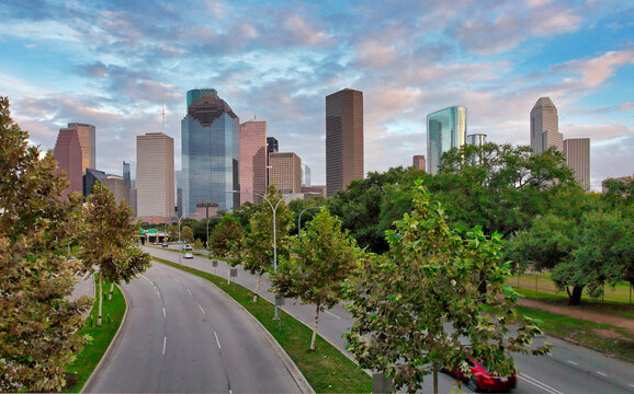 Houston, Texas, USA park and downtown skyline.