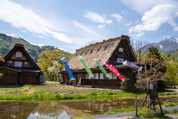 世界遺産、白川郷合掌造り集落　春 © Hiro074
