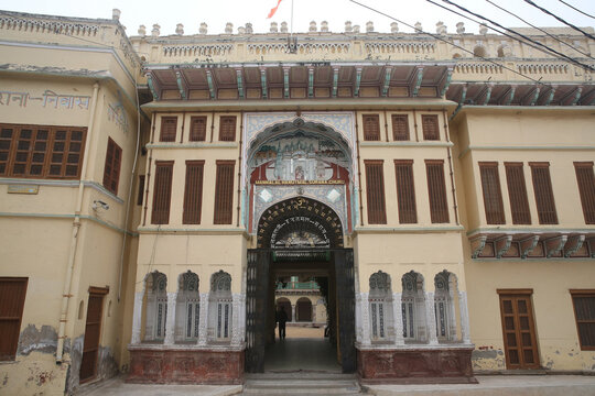 CHURU, INDIA &ndash; DECEMBER 27, 2025: Surana Haveli in Churu city, Rajasthan, India. Shekhawati region. Churu landmark. Churu street. Indian style, ancient architecture. House with frescoes on the walls