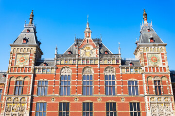 Naklejka premium Amsterdam Centraal station building in Amsterdam, Netherlands