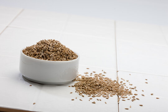 cumin seeds in bowl